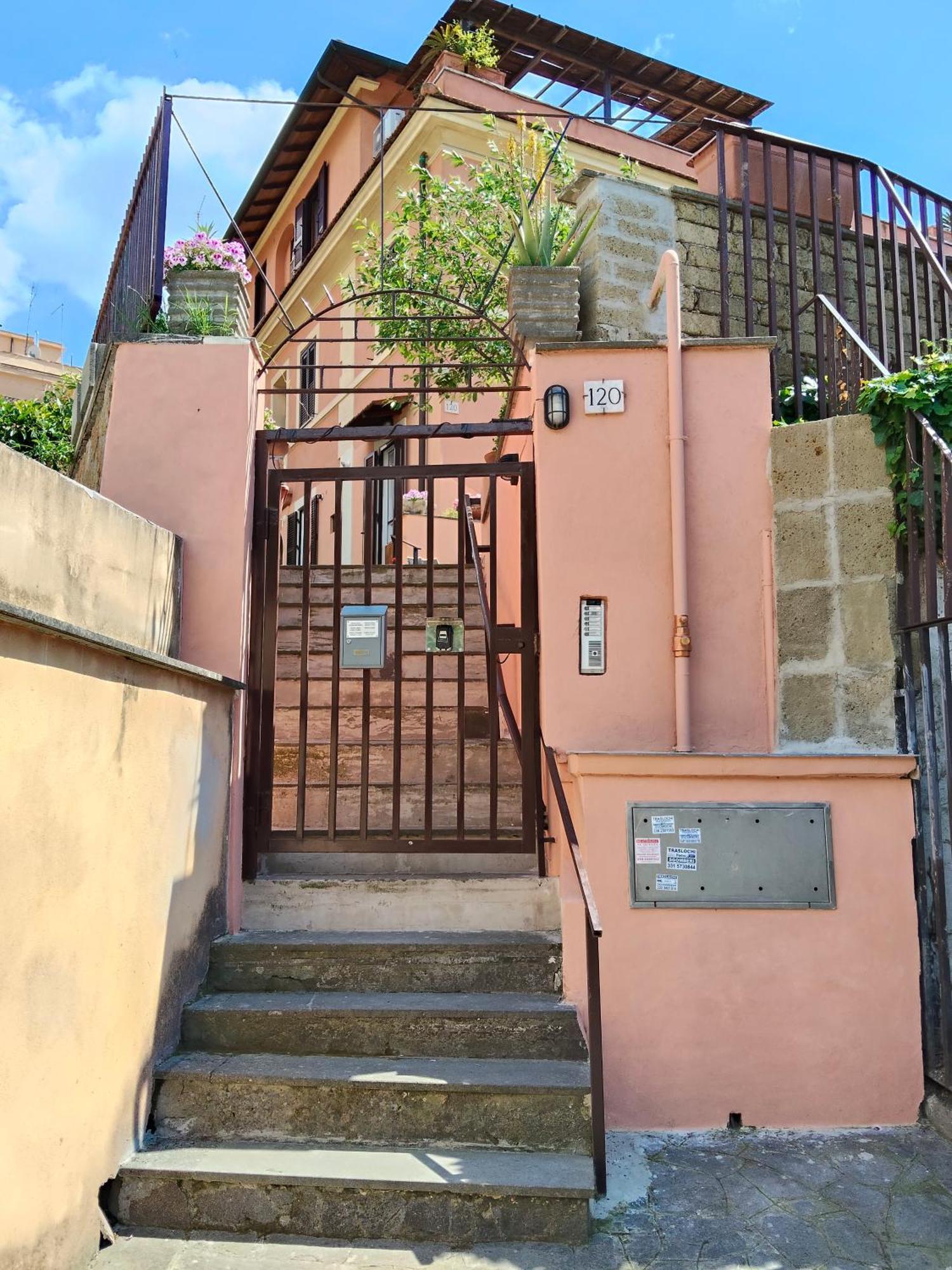 Apartment Piramide Gold *